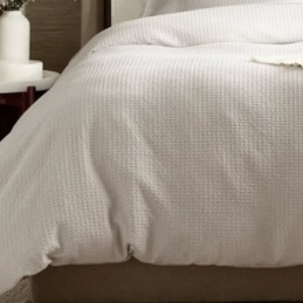 NWT Quince Organic Luxe Honeycomb Twin Duvet Cover in Light Grey - Picture 4 of 5